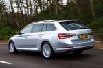 Skoda Superb iV Combi 2019 года (UK)